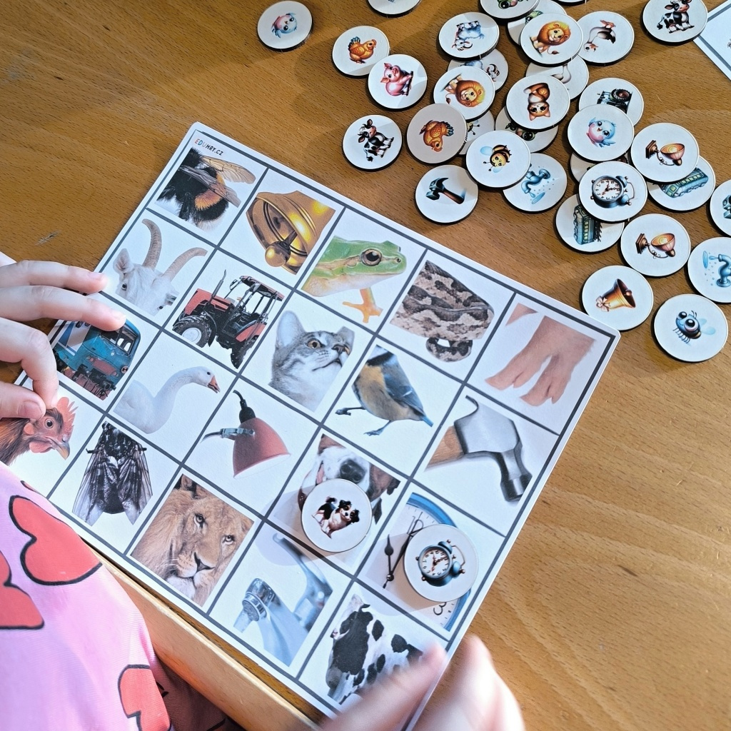 Aktivity logopedie zvuky citoslovce vhazovací box části fragmenty-3